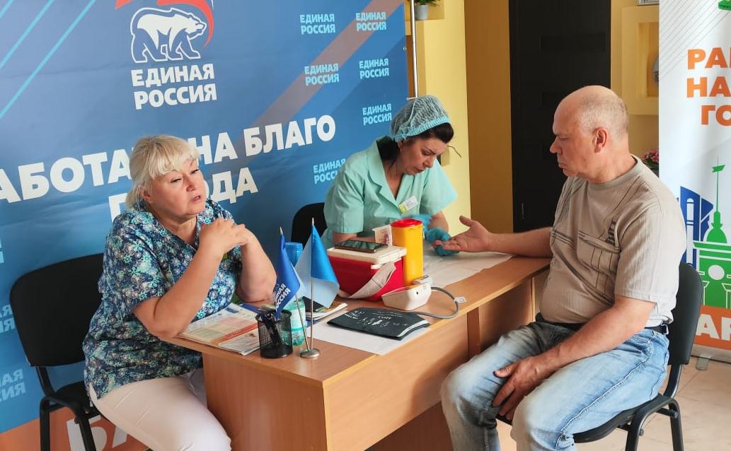 «Школа здоровья» прошла в общественной приёмной Центрального района Барнаула