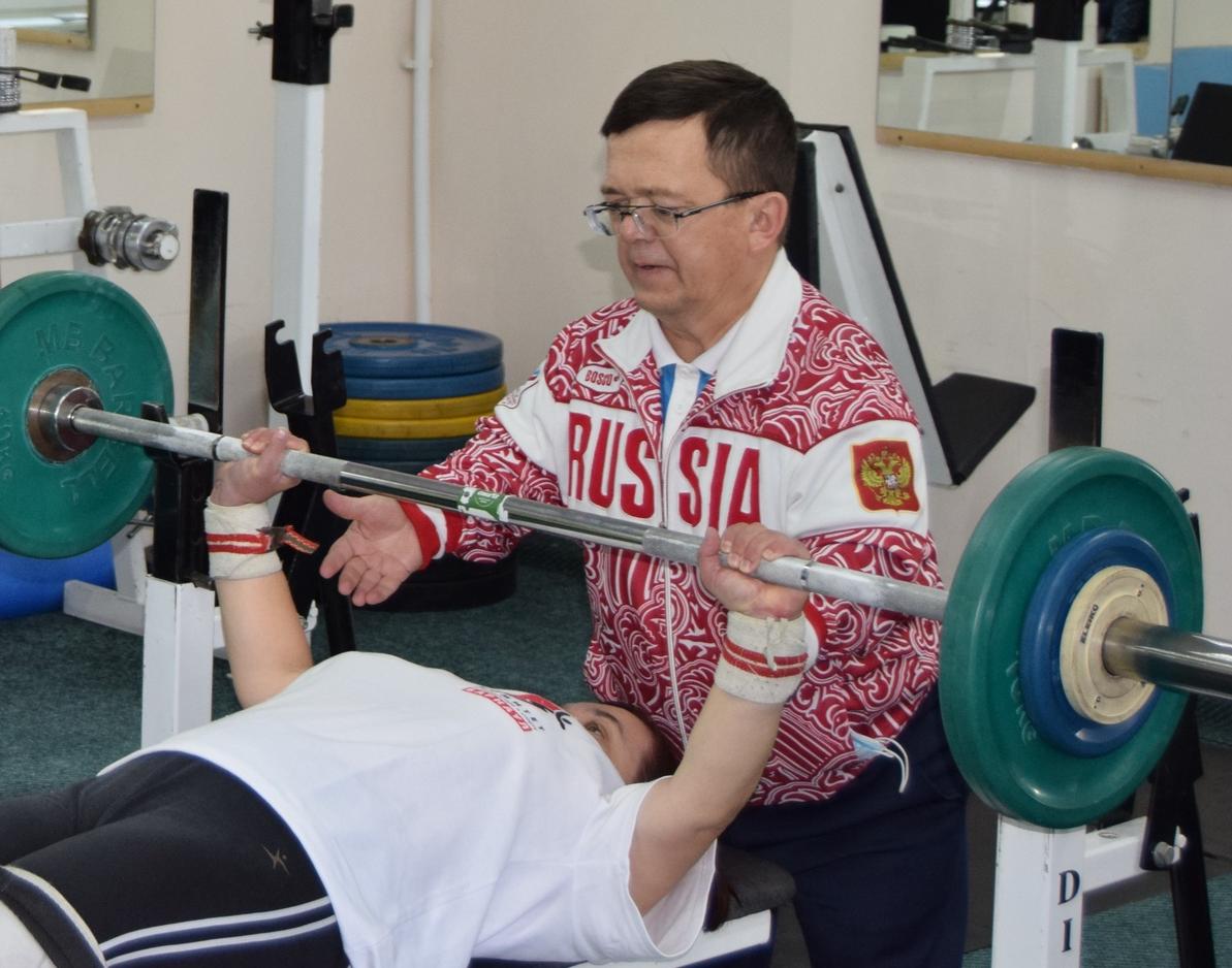 В Барнауле состоялся открытый турнир по пауэрлифтингу среди людей с ограниченными возможностями здоровья