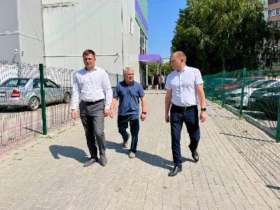 Восстановление благоустройства после земляных работ обсудили в ходе выезда первого заместителя главы администрации района