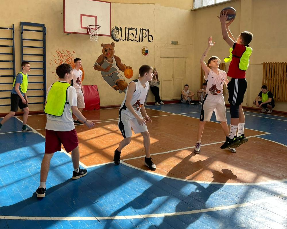 В годовщину воссоединения Крыма с Россией в Железнодорожном районе прошел турнир по баскетболу 3х3