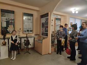 Жители микрорайона «Докучаевский» организовали экскурсию в музей истории Ленинского района