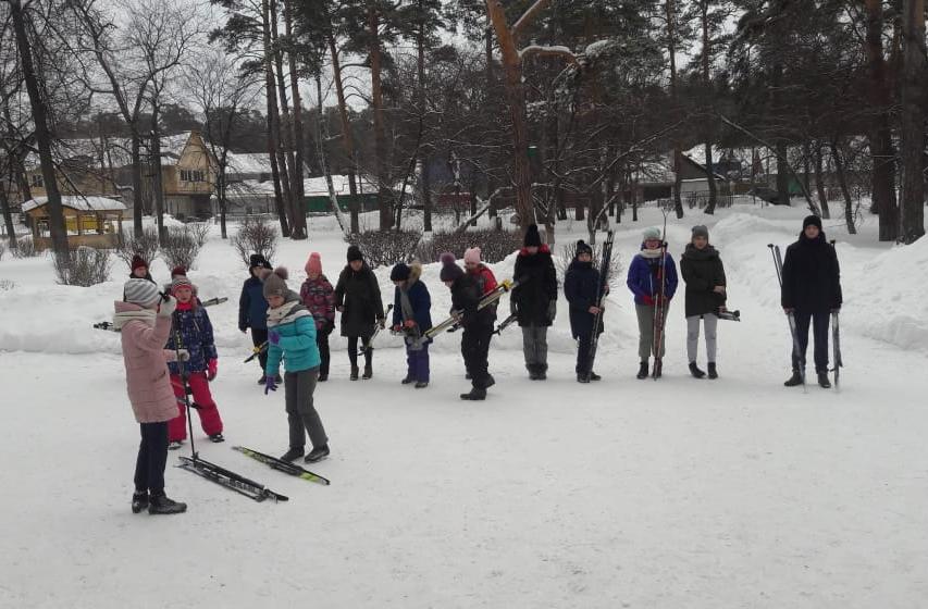 До конца февраля в Барнауле продлится сезон проекта «Зимний дворовый инструктор»