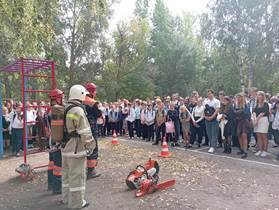 Противопожарная тренировка состоялась сегодня в барнаульской школе №89