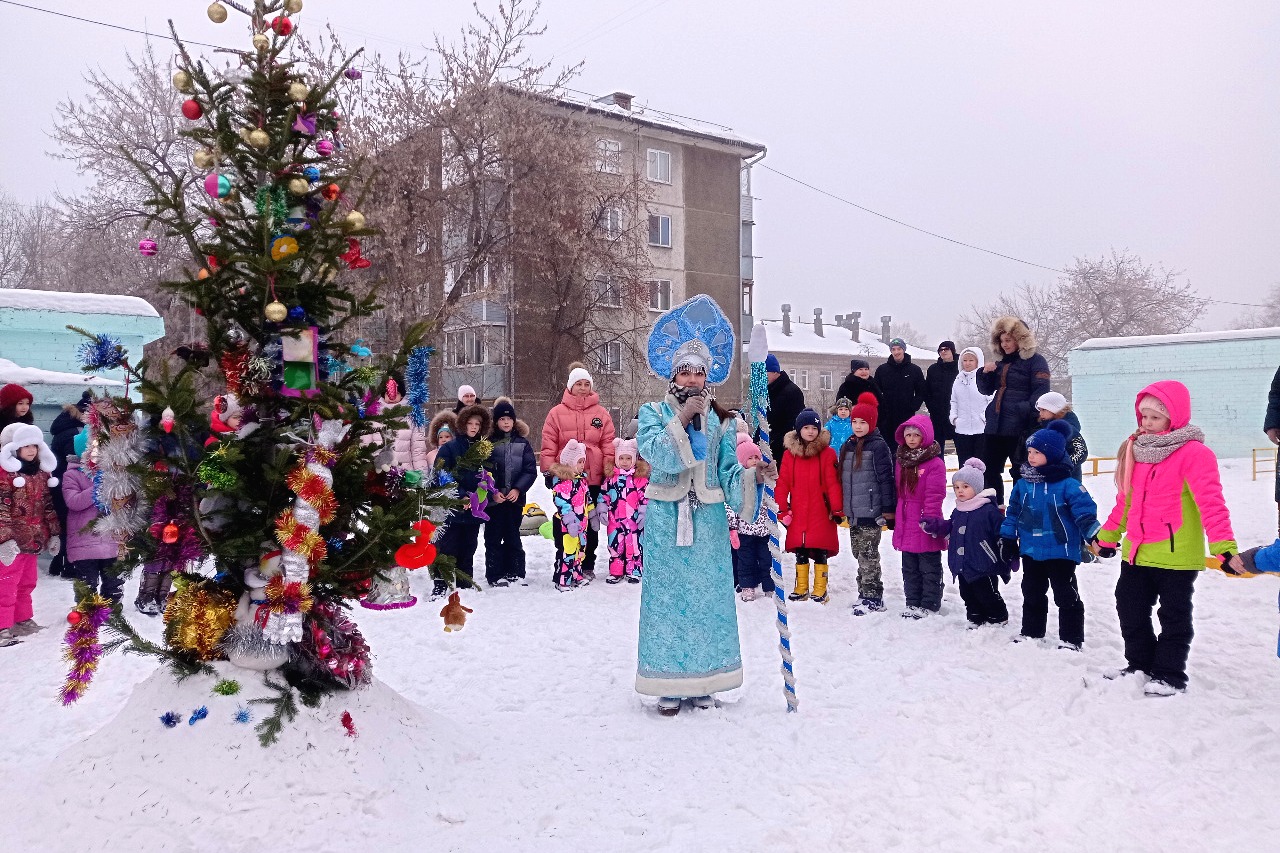 Новогодние праздники для детей организовали Советы ТОС Октябрьского района