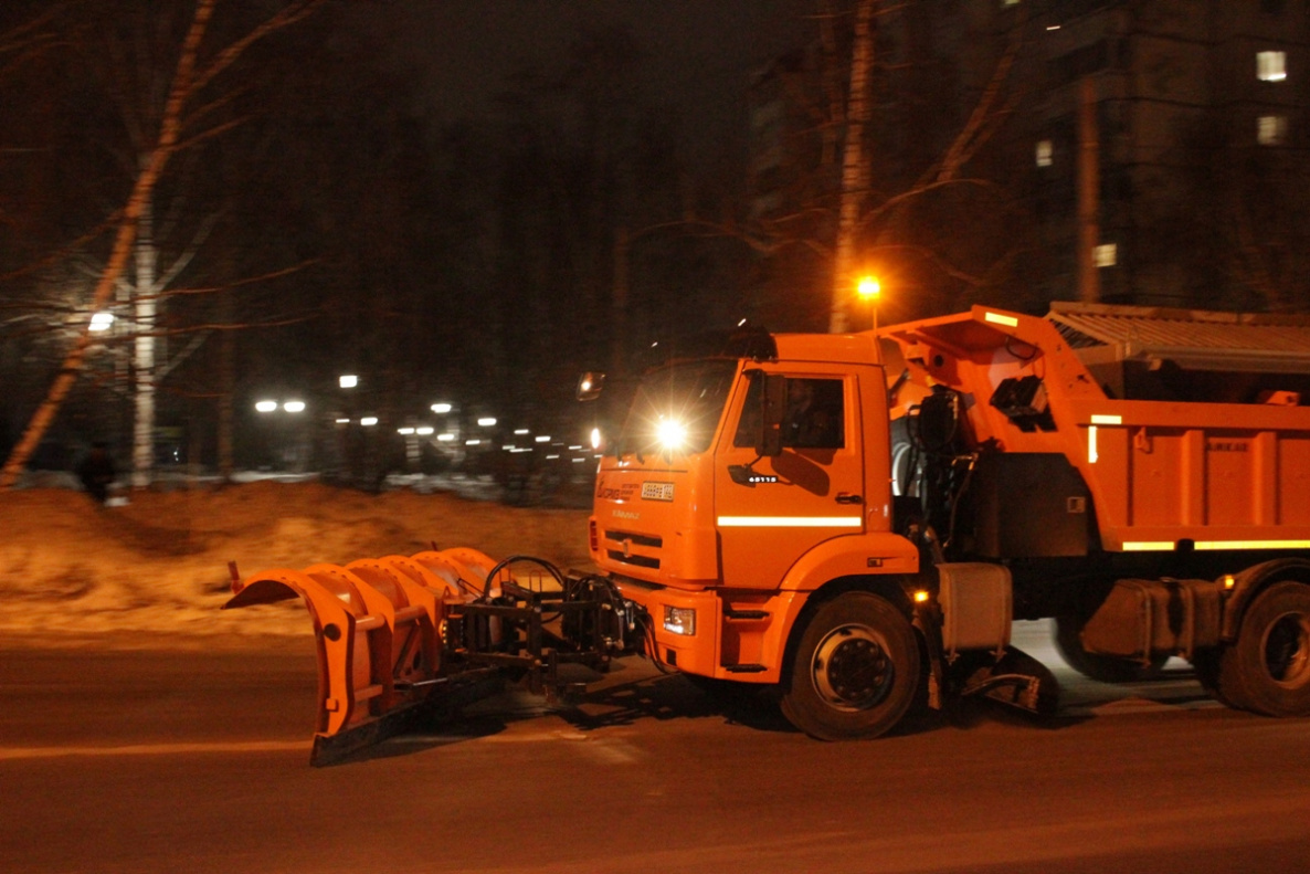 В ночь на 3 февраля на дорогах Барнаул будут работать 103 единицы снегоуборочной техники