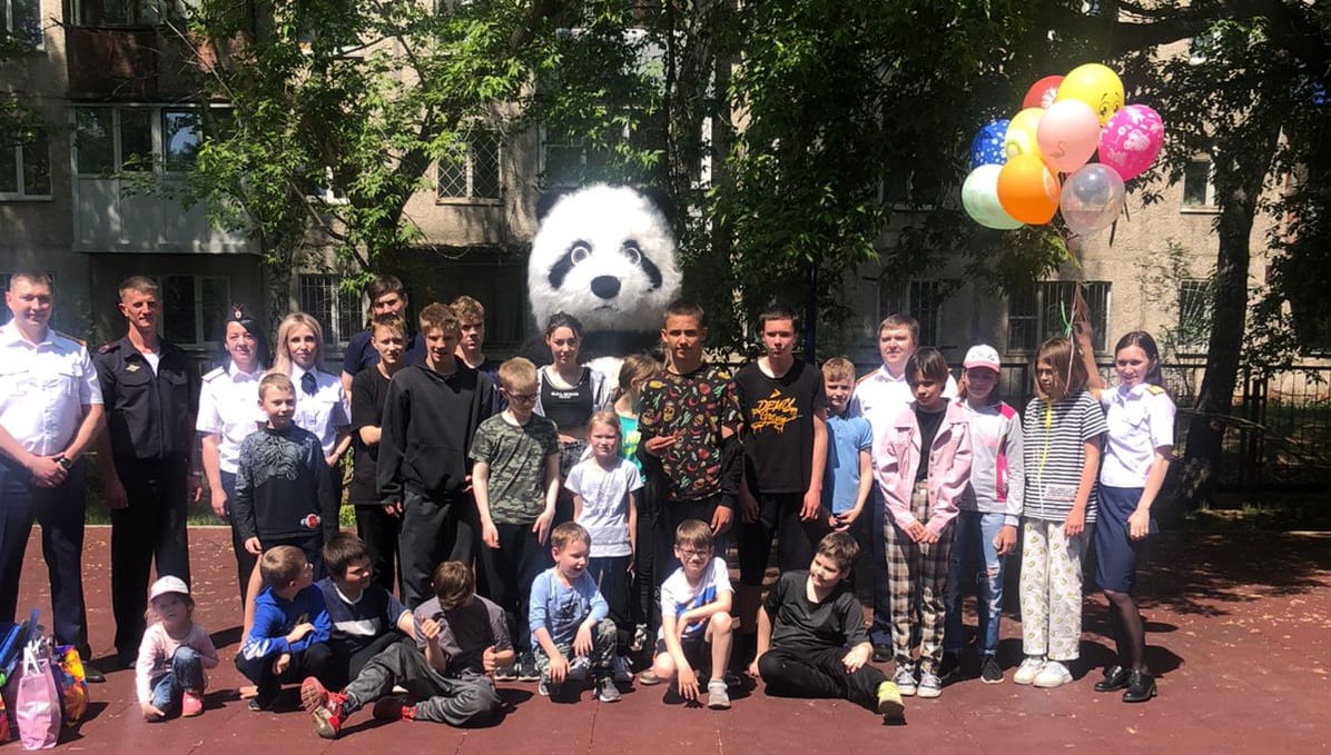 Для детей из Барнаульского центра помощи детям №2 организовали праздничное мероприятие