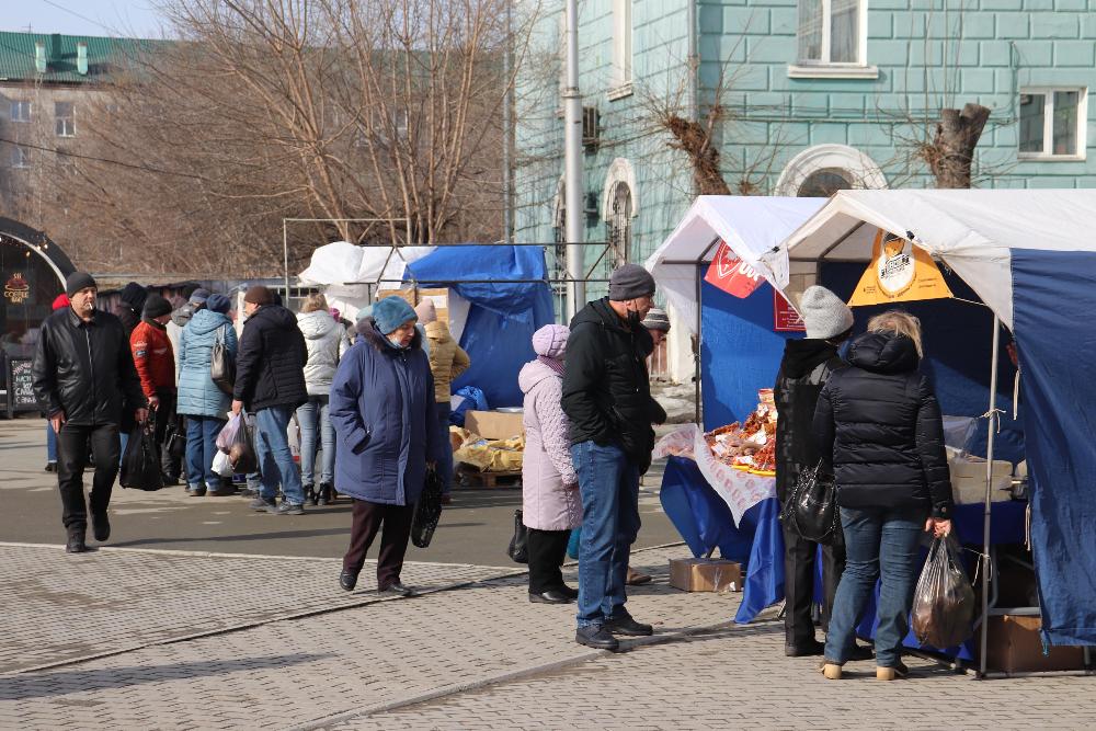 В преддверии ярмарок выходного дня в Барнауле с предпринимателями обсудили соблюдение ветеринарного законодательства