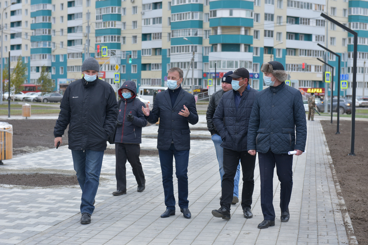 4 ноября в барнауле. Вячеслав Усков Барнаул. Франк Вячеслав на улице. Новые общественные пространства Барнаула. Мизюлинская роща Барнаул митинг 25 апреля 2021 года.