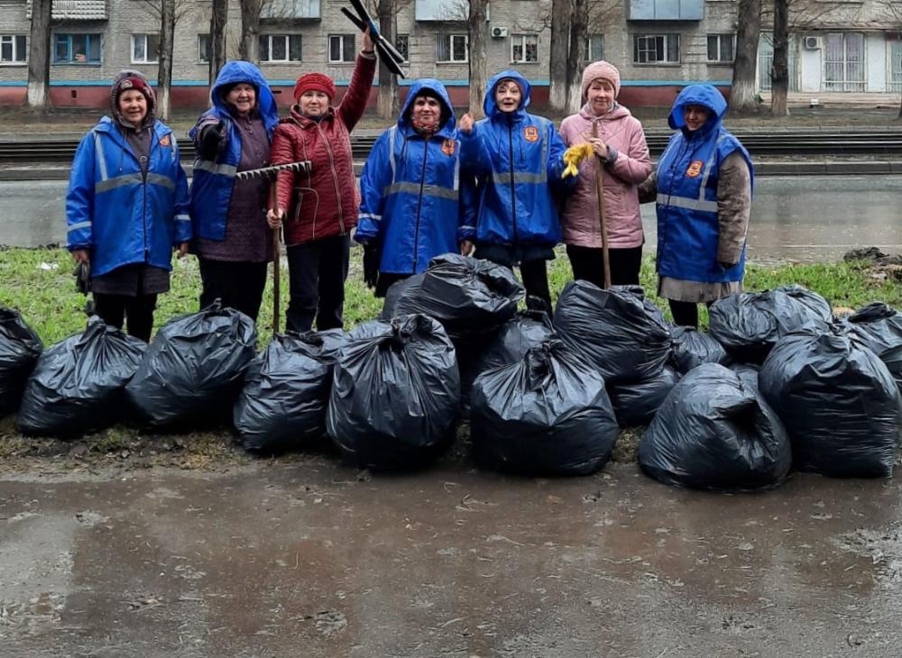 В третий «чистый четверг» с территории Железнодорожного района вывезли 42 КАМАЗа с мусором