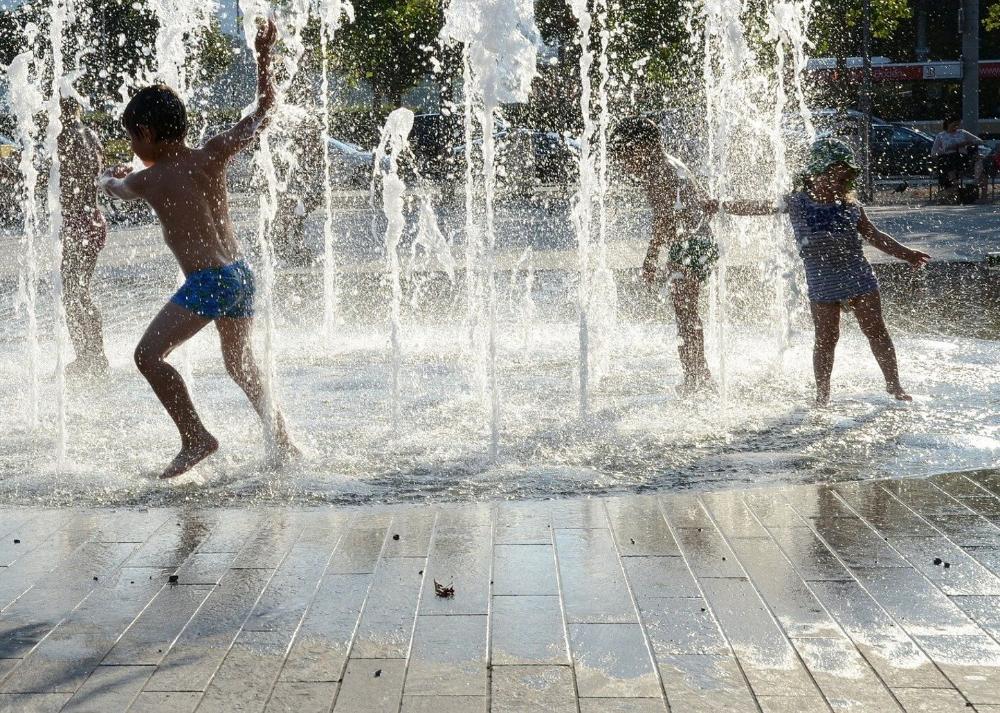 Барнаульцев предупреждают: купаться в фонтанах небезопасно