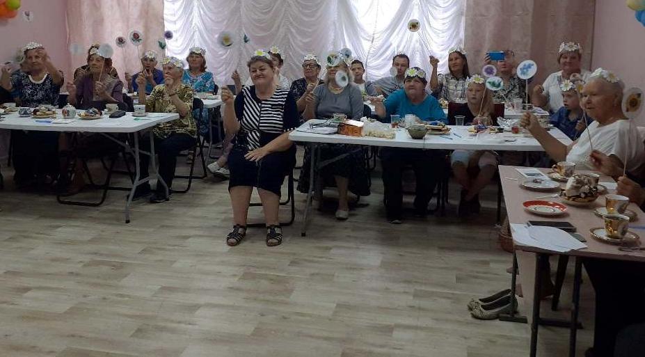 Активисты ТОС «Тимуровский» провели заседание клуба «У Самовара», посвящённое Дню семьи, любви и верности