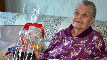100-летний юбилей отметила ветеран труда Людмила Павловна Мусатова 