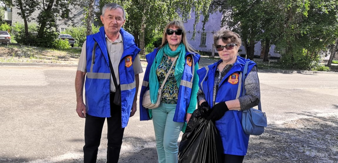 В Октябрьском районе члены дружины «Барнаульская»  провели рейд по очистке территорий от несанкционированных объявлений