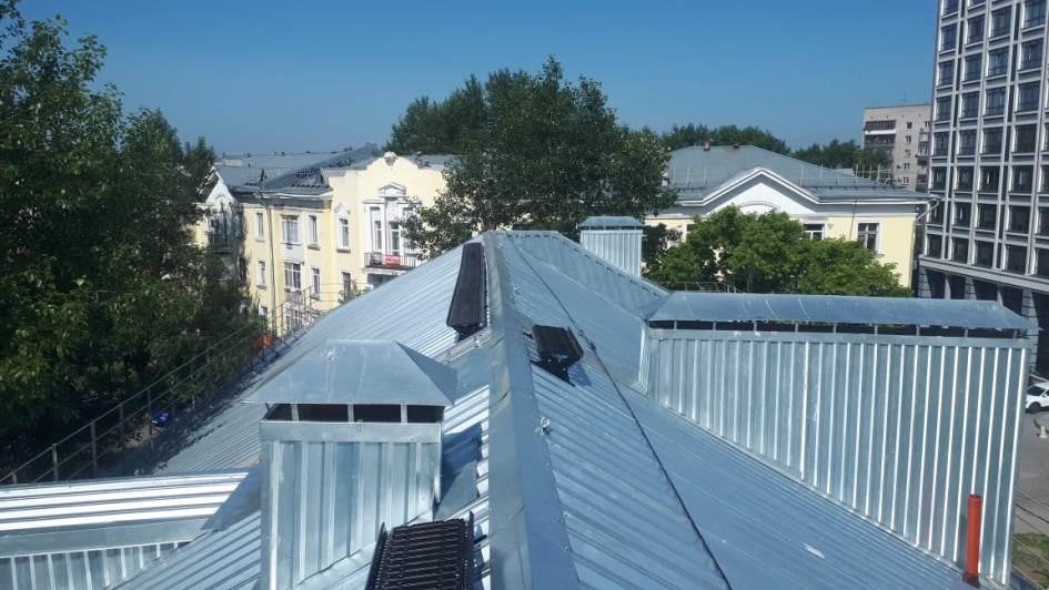 Капитальный ремонт кровель многоквартирных домов находится на контроле в администрации Октябрьского района Барнаула