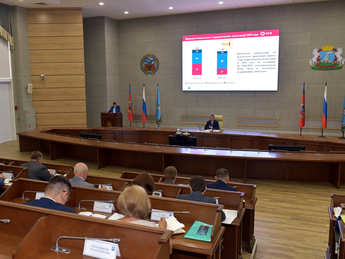 Вячеслав Франк провел еженедельное расширенное аппаратное совещание