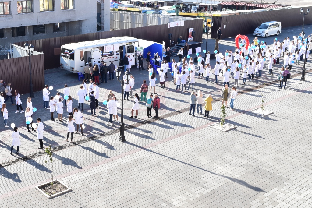 Во Всемирный день борьбы с инсультом барнаульцы смогут пройти бесплатное обследование в мобильном центре здоровья