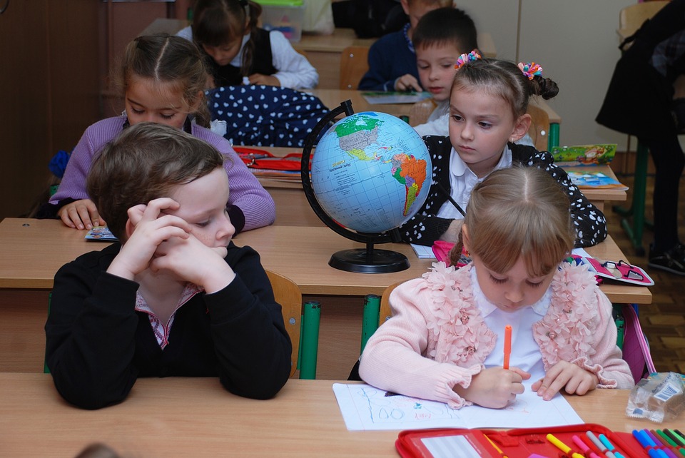 С 1 июля в Барнауле начинается прием в первый класс детей, не проживающих на закрепленной за школой территории