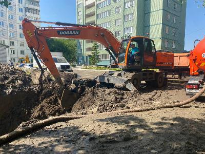 «Росводоканал Барнаул» устраняет аварийную ситуацию в Индустриальном районе
