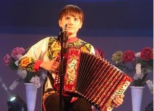 Юный барнаульский музыкант Александр Пикалов - в числе победителей международного конкурса гармонистов