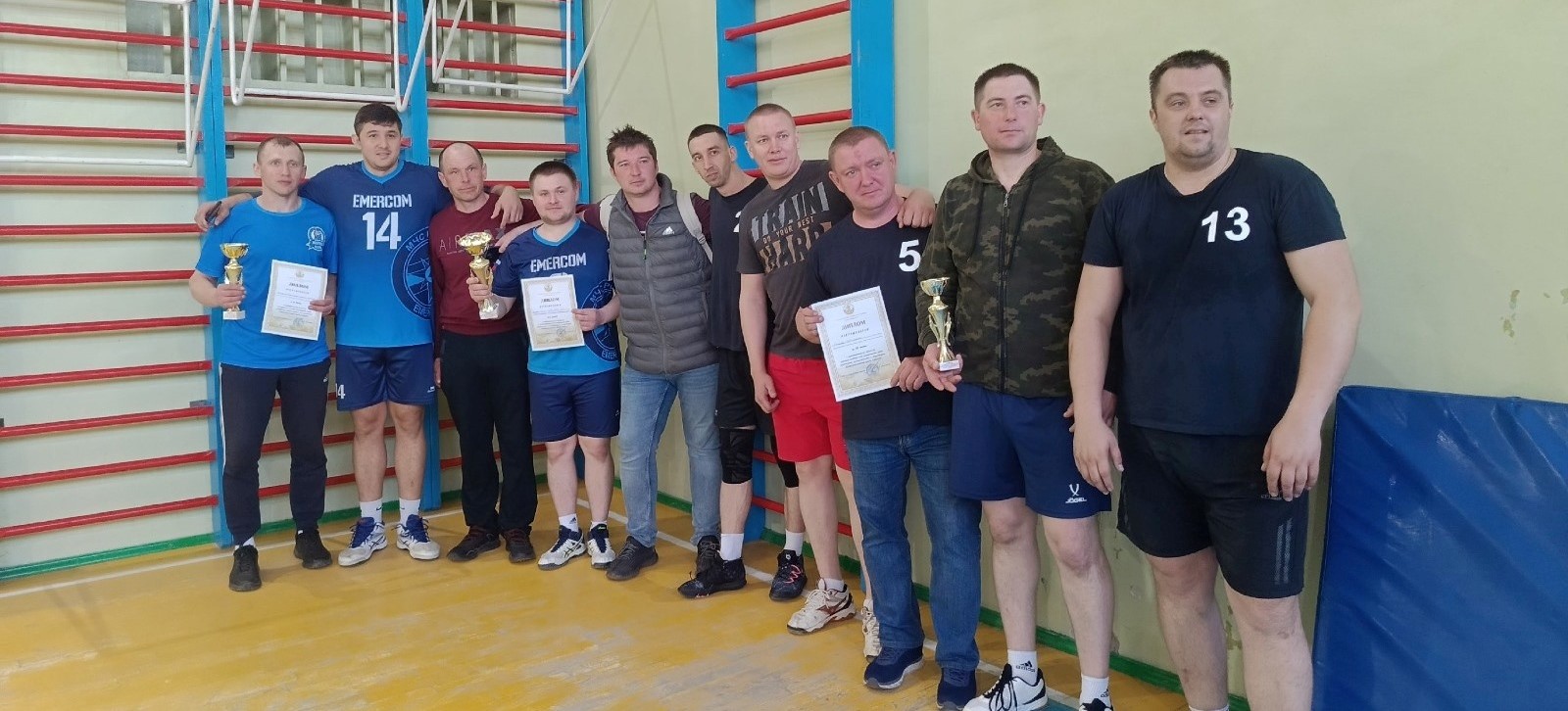 В Ленинском районе прошли спортивные соревнования по настольному теннису и волейболу