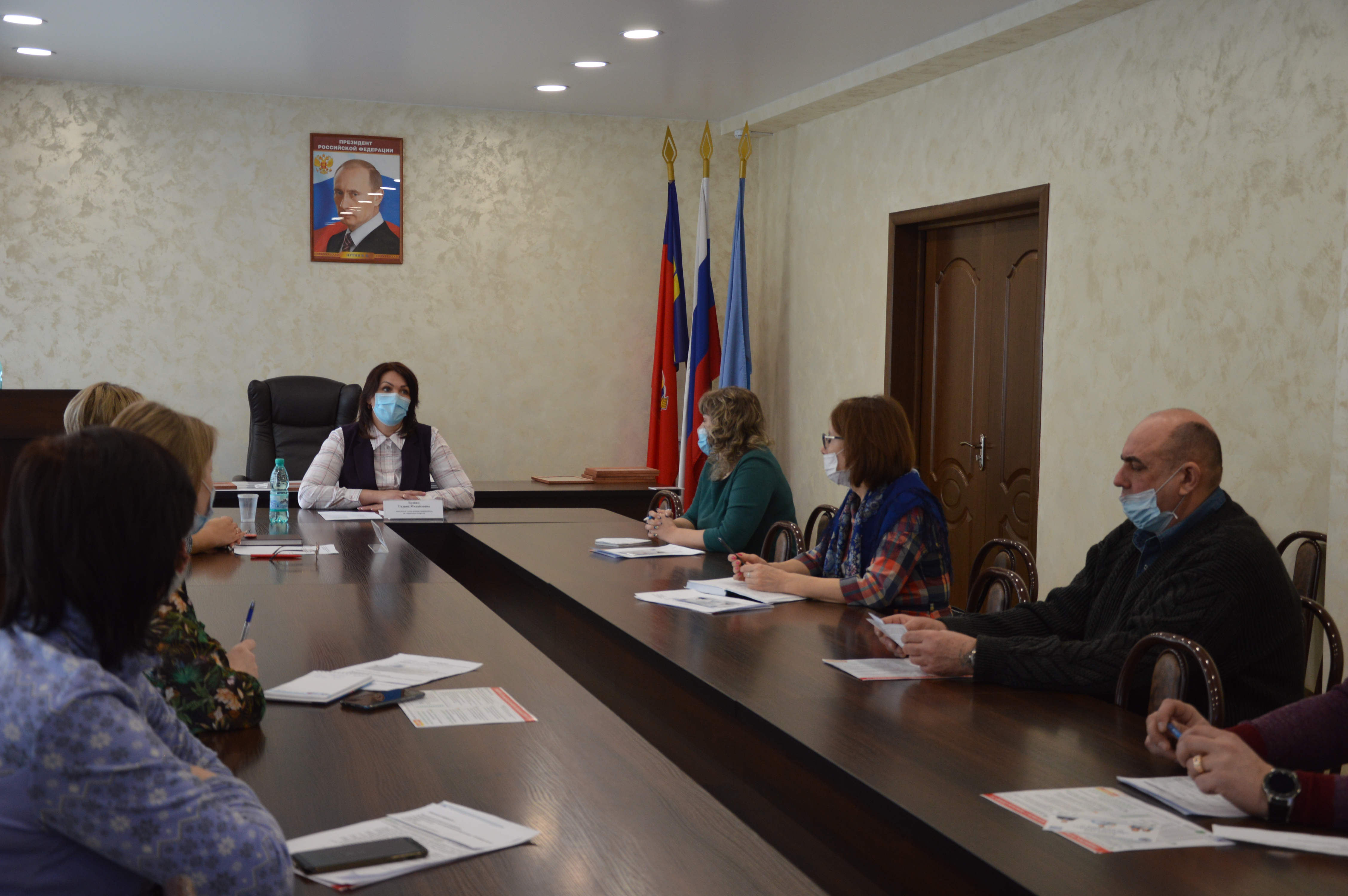 В администрации Октябрьского района прошло совещание с руководителями социально ориентированных предприятий
