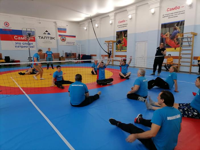 В Октябрьском районе прошли соревнования по сидячему волейболу среди людей с ограниченными возможностями здоровья