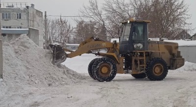 На пригородной территории района продолжаются работы  по очистке улиц, проездов, дворов от снега