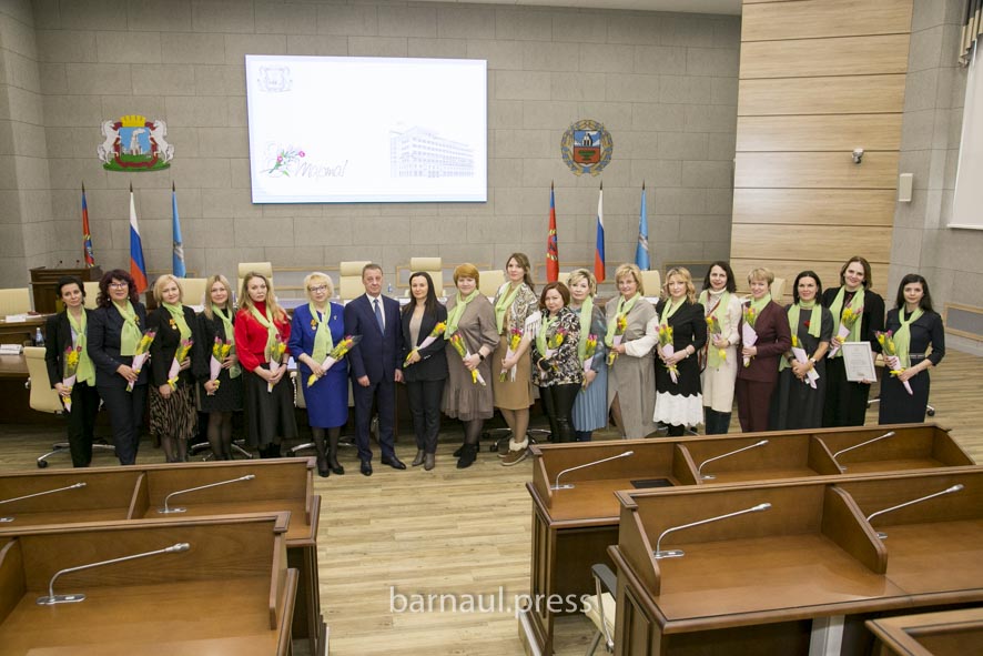 Вячеслав Франк поздравил Совет женщин с наступающим 8 Марта