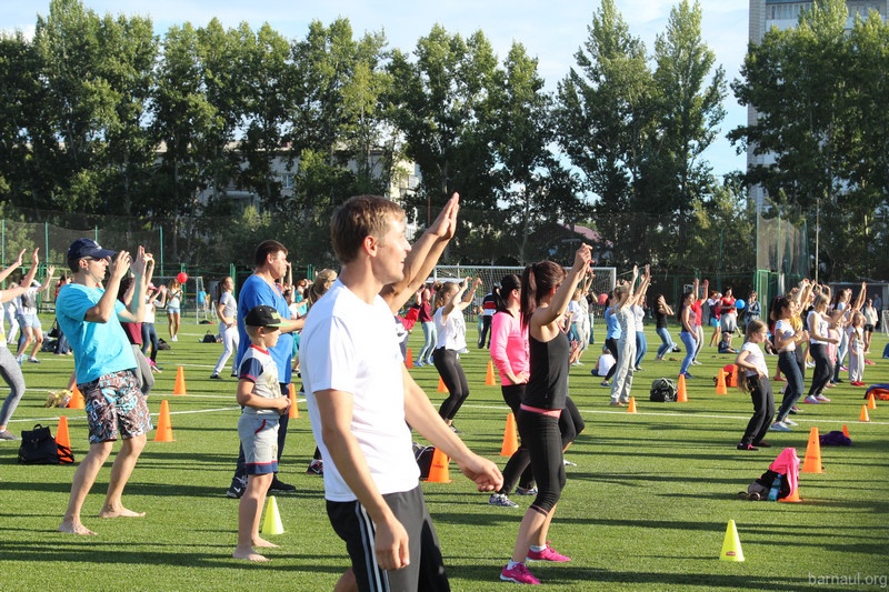 Барнаул установил рекорд России на самую масштабную уличную тренировку
