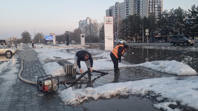 В Индустриальном районе ведутся  работы по отводу талых вод с мест, подверженных подтоплению