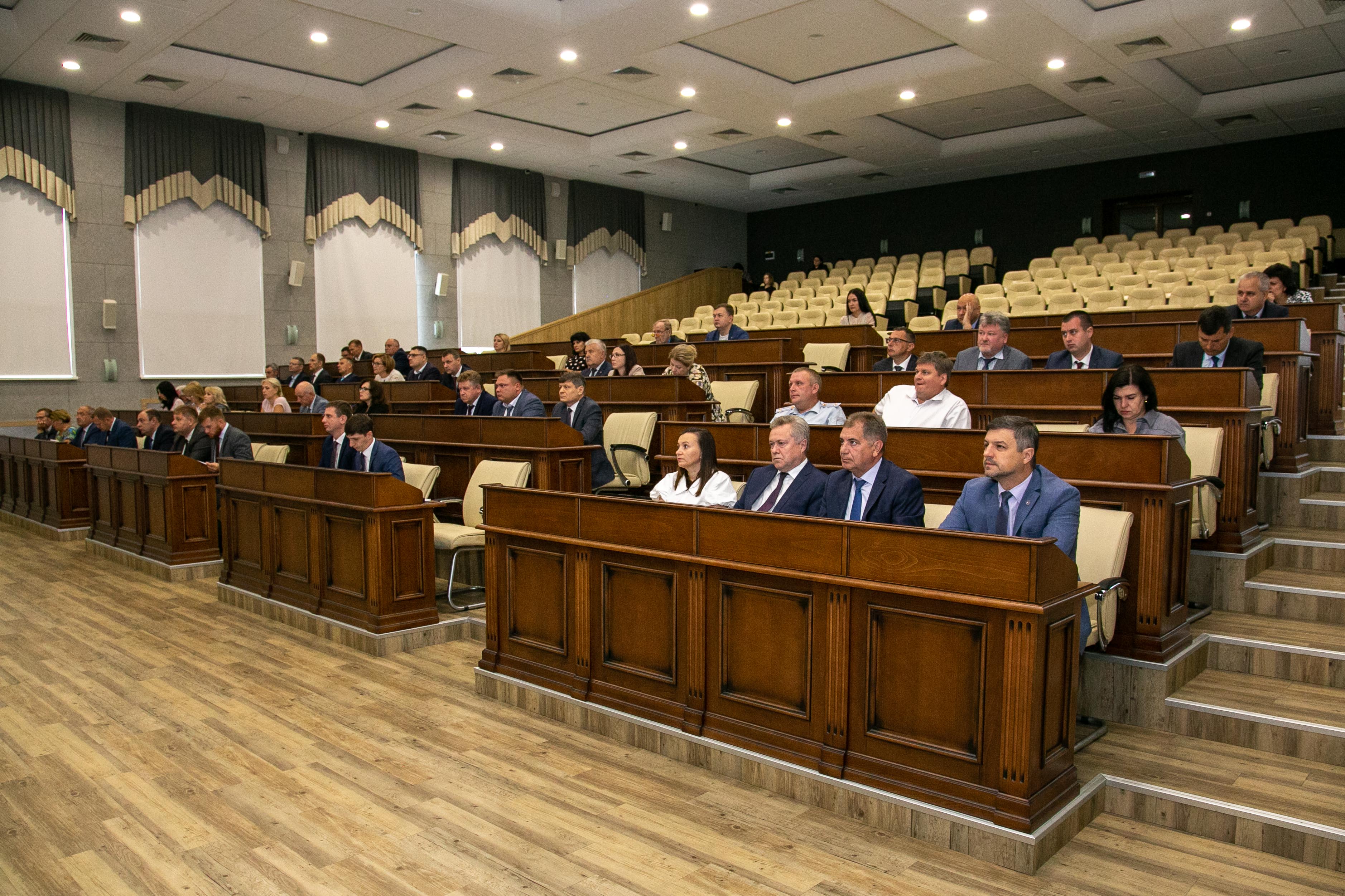 Устранение последствий непогоды и размещение НТО обсудили в администрации Барнаула