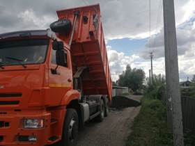 Улицы микрорайонов Ленинского района отсыпают асфальтовым сколом