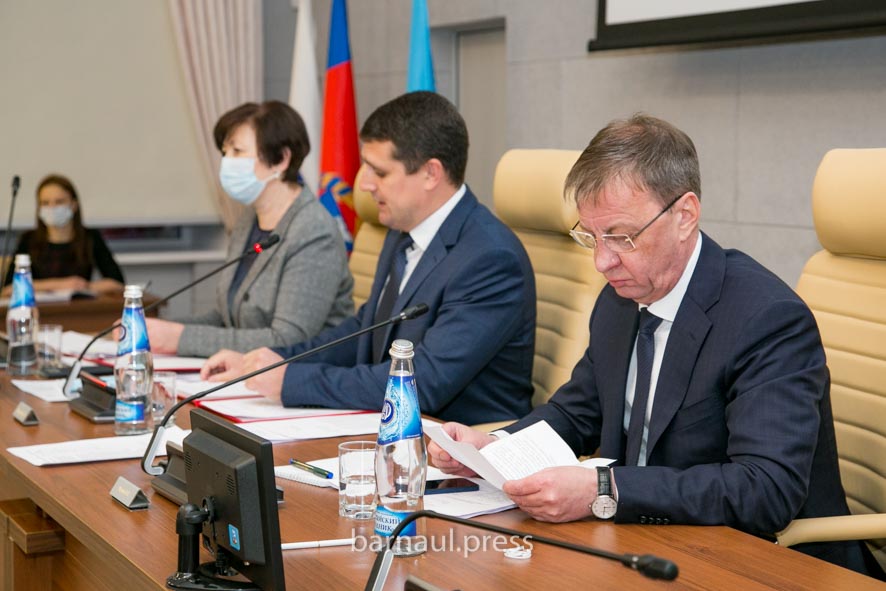 Вячеслав Франк: Депутаты должны стать оперативным центром по сбору предложений и мнений от жителей Барнаула