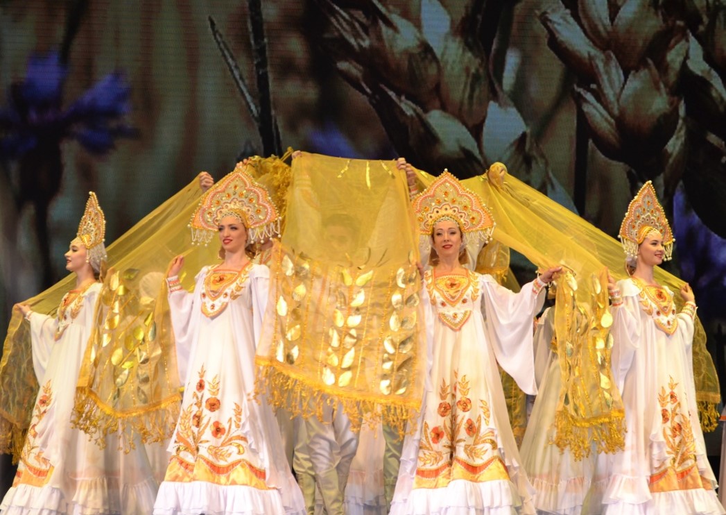 Государственный молодежный ансамбль песни и танца «Алтай» выступает в гастрольном туре на Дальнем Востоке 