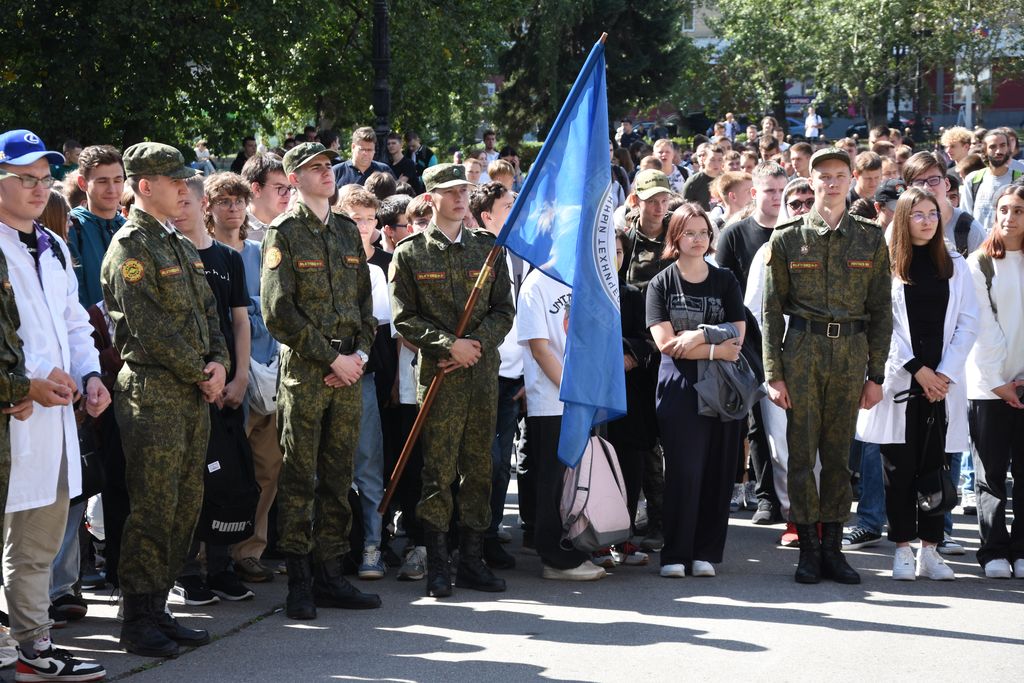 В АлтГТУ прошел митинг, посвященный Дню солидарности в борьбе с терроризмом