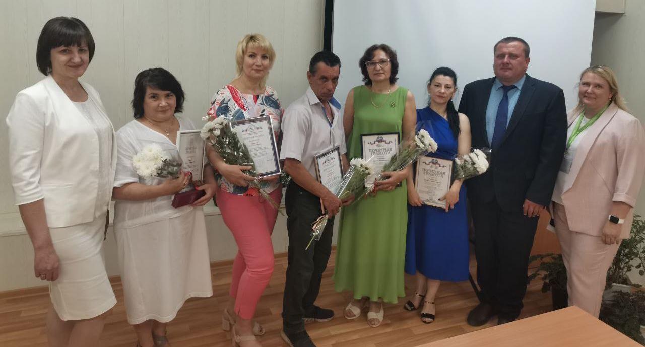 Сотрудники Барнаульского филиала Московского протезно-ортопедического предприятия получили награды в честь Дня социального работника