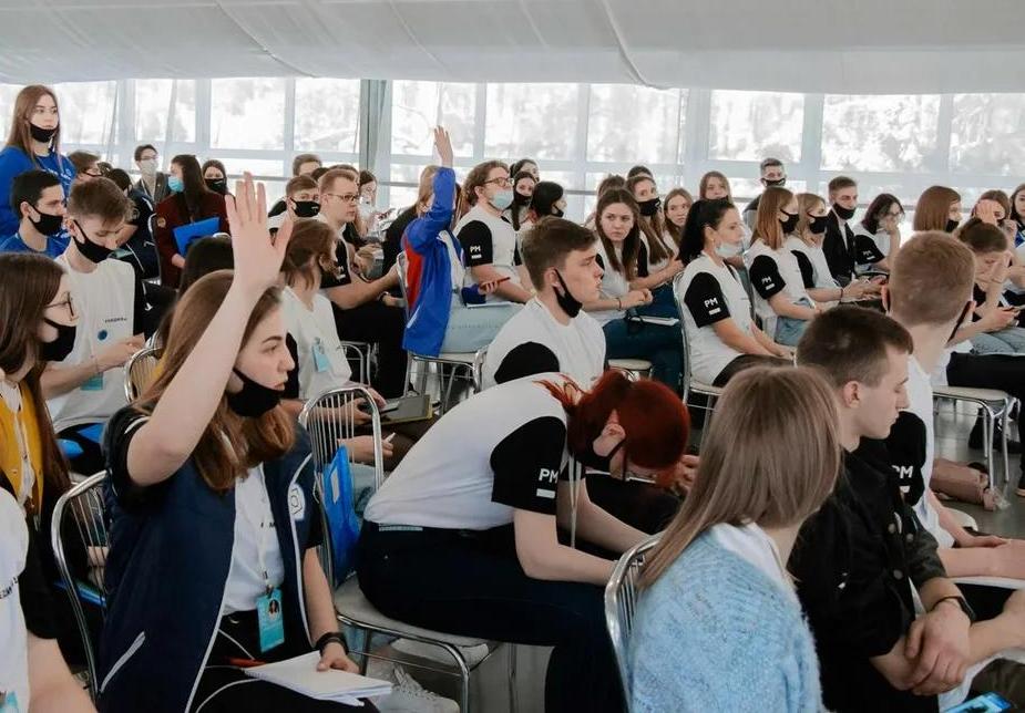 В Барнауле для молодежи провели занятия медиашколы «МедиаМир» 