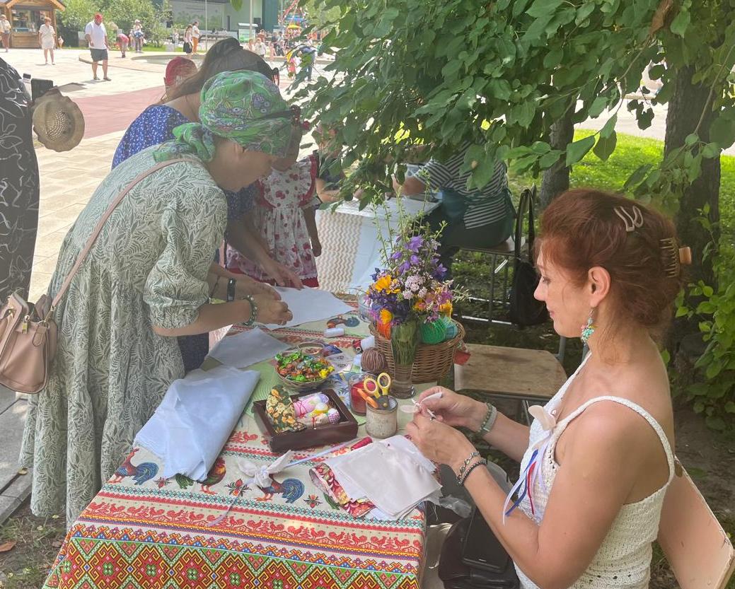 В Центральном районе Барнаула прошло мероприятие посвященное Дню семьи, любви и верности