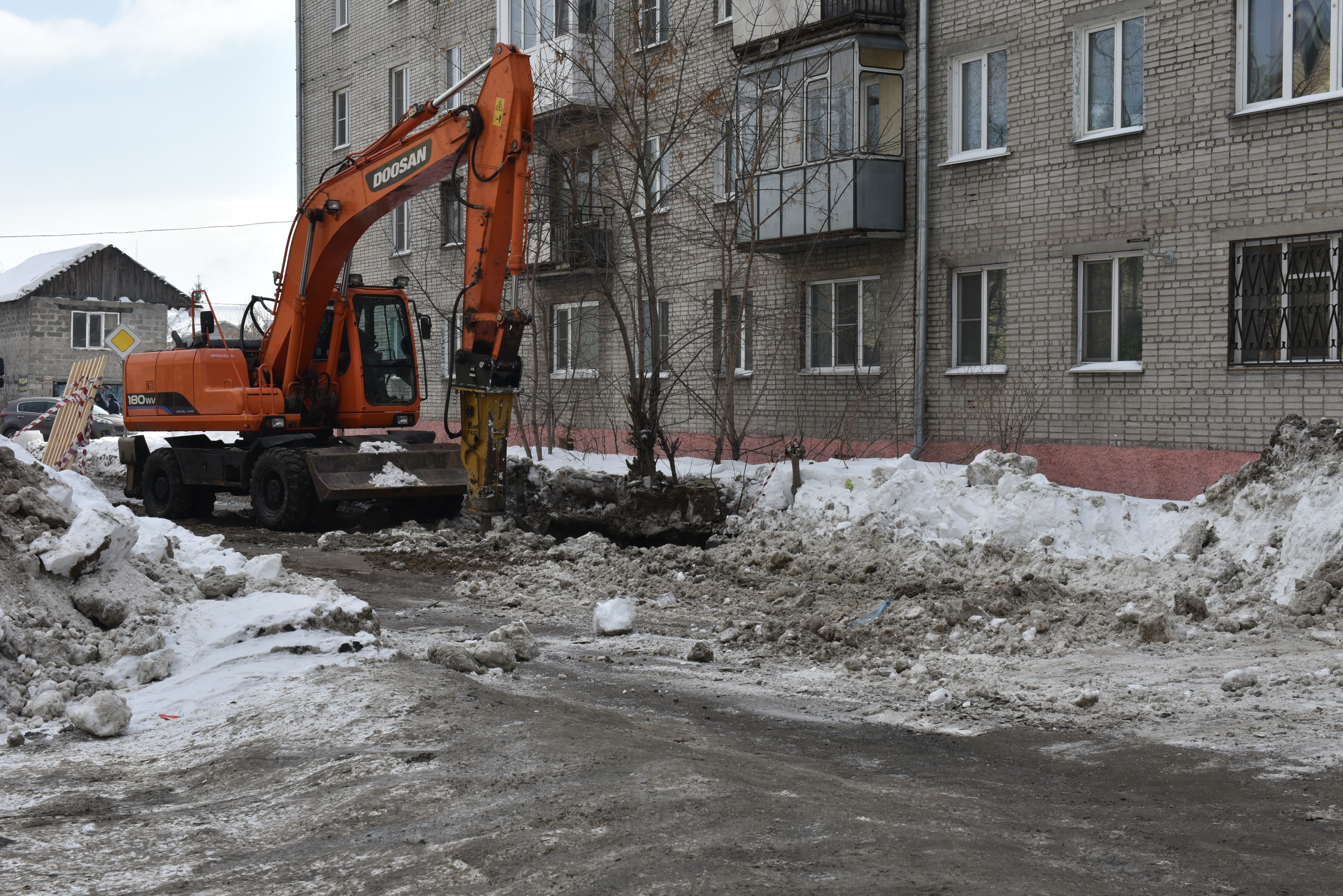 Барнаульский водоканал приступил к земляным работам на переулке Малый Прудской