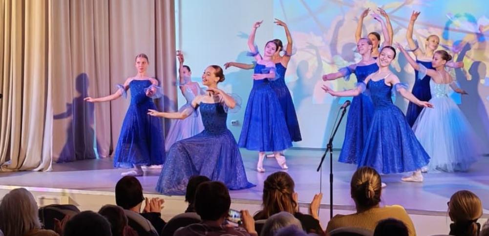 Месячник пожилого человека: в Железнодорожном районе прошел концерт для ветеранов