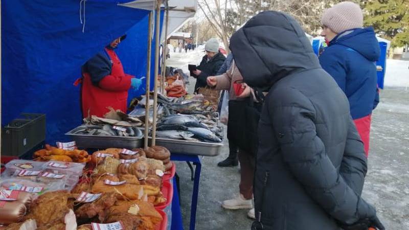 В сквере имени Германа Титова состоялась очередная продовольственная ярмарка