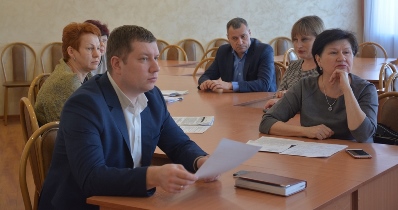 В администрации Ленинского района проходят встречи с председателями советов многоквартирных домов и управляющих организаций 