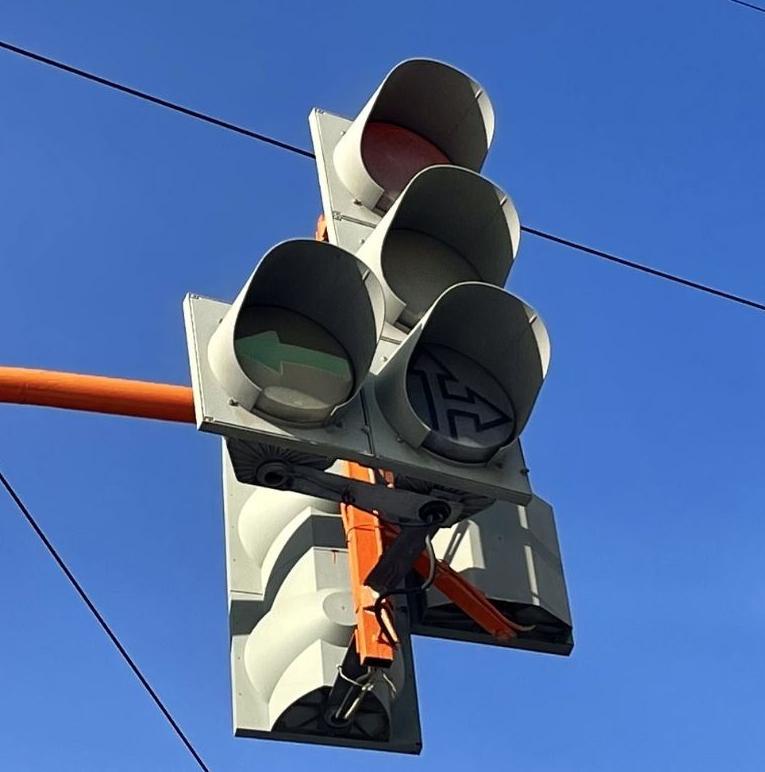 В Барнауле временно не работают светофоры на трех участках дорог