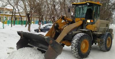 Улицы Ленинского района  очищают от снега