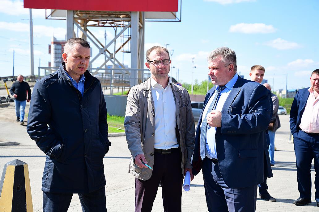 В Барнауле обсудили как идут работы по благоустройству путепровода по проспекту Ленина