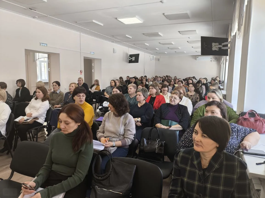 В Барнауле прошло совещание заместителей директоров общеобразовательных организаций города