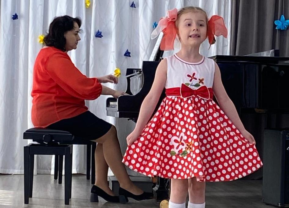 Воспитанники детских садов Октябрьского района приняли участие в фестивале юных вокалистов «Весёлые нотки»