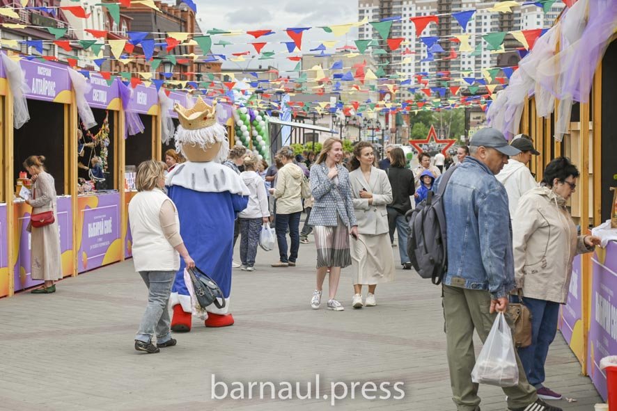 В Барнауле состоялась ярмарка «Выбирай своё!»