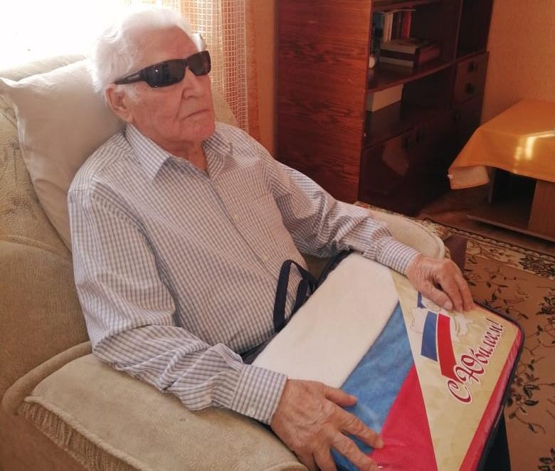 Участнику Великой Отечественной войны Алексею Феофановичу Загнетину исполнилось 95 лет