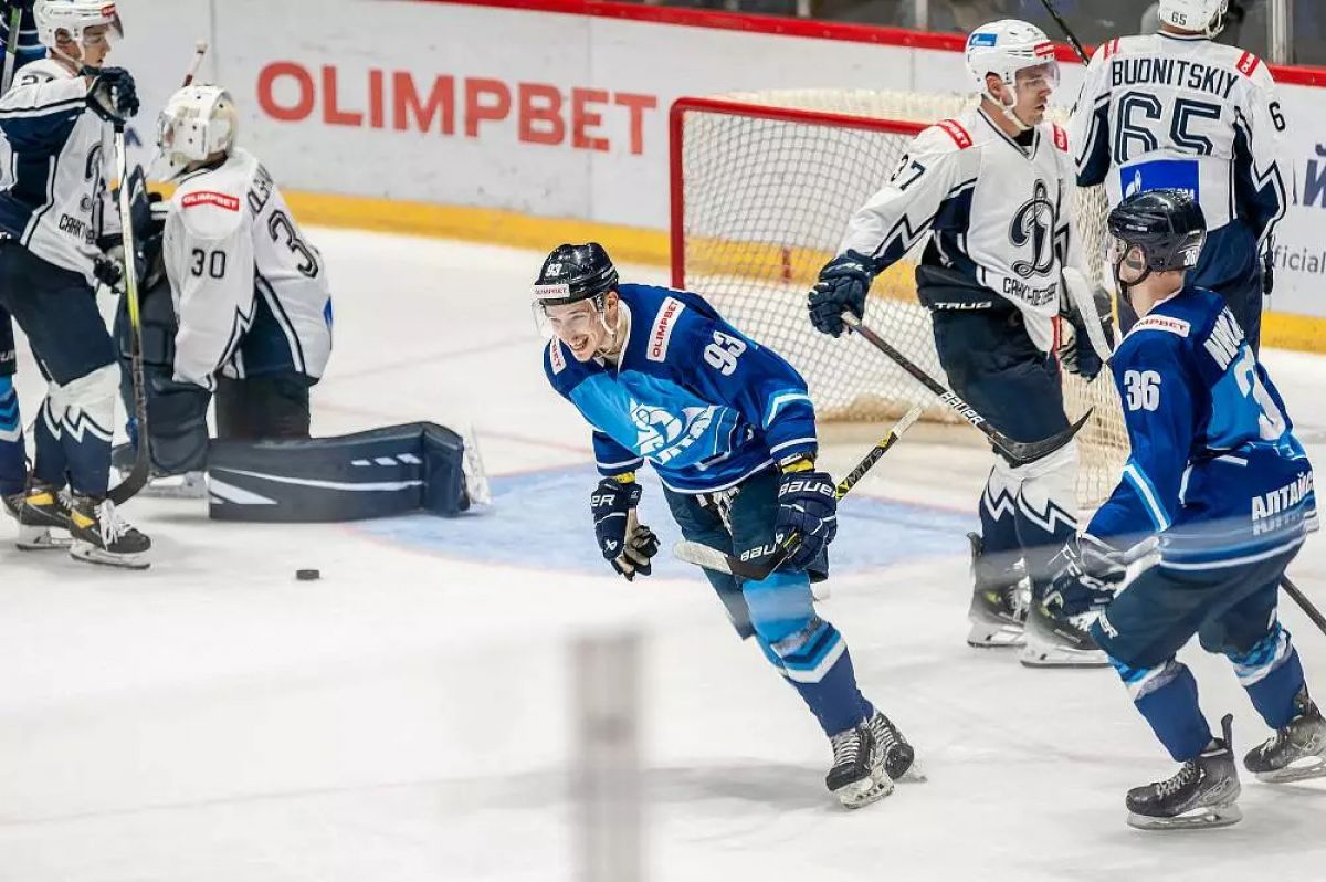 Барнаульские хоккеисты одержали победу над петербуржским «Динамо» в матче Всероссийской лиги 